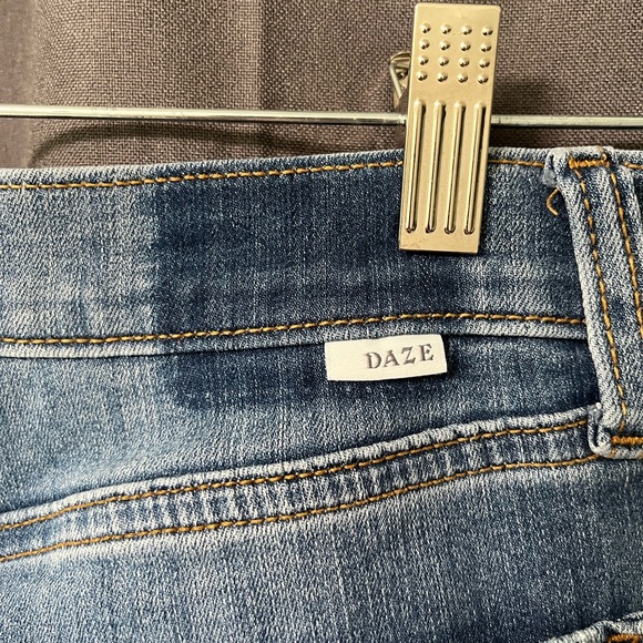 Daze raw hem crop jean - Picture 3 of 11